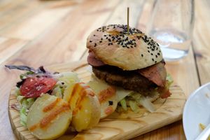 Gourmet Burger at Veganitessen in Sevilla