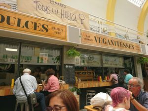 fachada  at Veganitessen in Sevilla