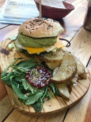 Monterrey Burger at Veganitessen in Sevilla