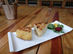 Tortilla at Veganitessen in Sevilla