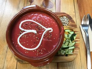 Beet Salmorejo at Veganitessen in Sevilla