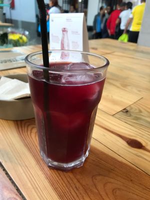 Tinto de Verano at Veganitessen in Sevilla