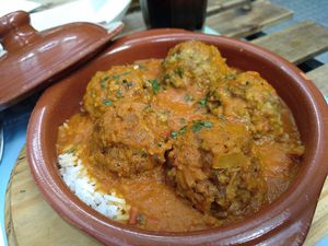 Main course / lentil "meat" balls at Veganitessen in Sevilla