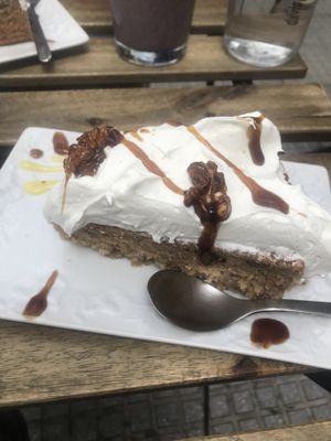 Carrot cake at Veganitessen in Sevilla