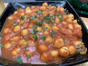 Curry de garbanzo at Veganitessen in Sevilla
