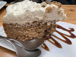 Pastel de zanahoria  at Veganitessen in Sevilla