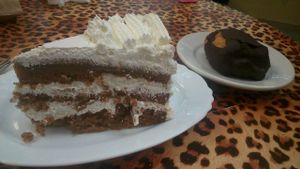 Carrot Cake and Chocolate Bomb!
YUMMY :D at Veganitessen in Sevilla