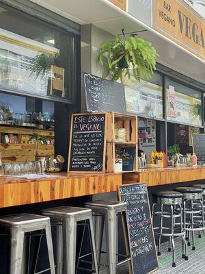 Bar at Veganitessen in Sevilla