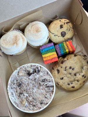   at For Goodness Cakes - Food Truck in Baiting Hollow