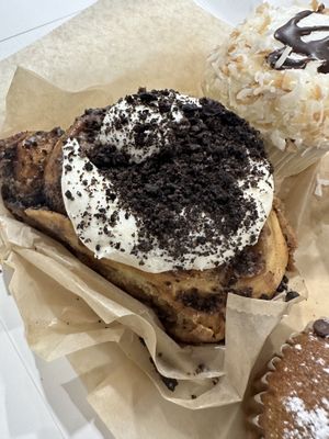 Oreo bun  at For Goodness Cakes - Food Truck in Baiting Hollow