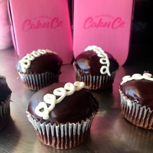 "Hostess" Cupcake at For Goodness Cakes - Food Truck in Baiting Hollow