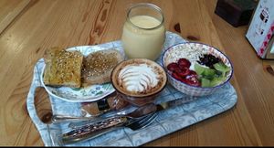 Desayuno at Tribeka Inxaurrondon Coffee in San Sebastian