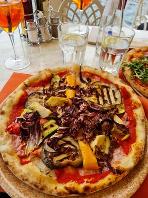 Vegan pizza with vegetables and rice mozzarella at Le Palme in Limone Sul Garda