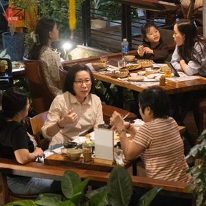 BUỔI TỐI AN LÀNH TẠI ZENHOUSE

Mỗi món ăn lành tại Zenhouse như một đóa hoa nhỏ, nâng niu vị giác và sưởi ấm lòng người. Cùng nhau thưởng t at Zenhouse in Ho Chi Minh City