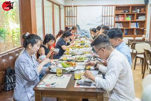 ZENHOUSE - KHÔNG GIAN YÊN TRỌN VẸN TIỆC LÀNH

Không gian lý tưởng tại Zenhouse là nơi giúp mọi người kết nối, chia sẻ niềm vui trong một bầu k at Zenhouse in Ho Chi Minh City