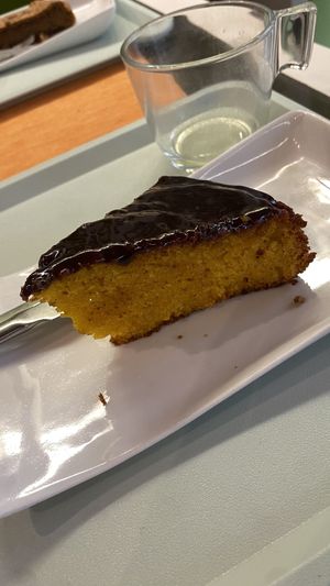 Bolo de cenoura  at Alfacinha in Braga