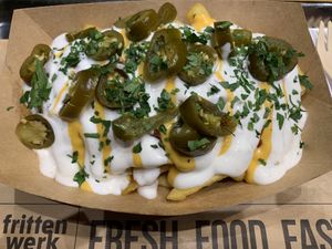 einmal chilli cheese bitte😍 pommes sind frittierte sonnenstrahlen❤️  at Frittenwerk - Kaiserstraße in Frankfurt