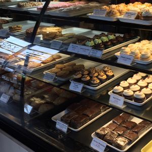 Bakery case at Sticky Fingers Bakery in Washington