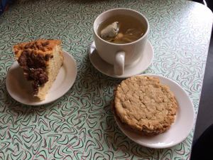 coffee cake and cowvin cookie (and tea with vegan creamer!) at Sticky Fingers Bakery in Washington