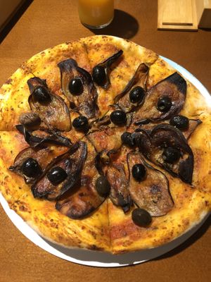 Pizza veggie  at Enigma D'Alquimia in Lisbon