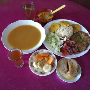 INTI MIKUNA corvina vegana crema de tomate te morínga y fruta at Inti-Mikuna in Quito