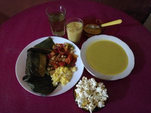 INTI MIKUNA bollo vegano con verduras salteadas crema zapallo y chukula mmm mágico alimento at Inti-Mikuna in Quito