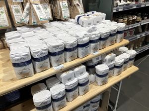 Sweetener  at Kiss The Ground in Geneva