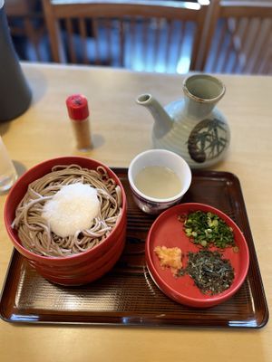 Vegan soup stock made of seaweed and mushroom at Yakumo Honten in Izumo