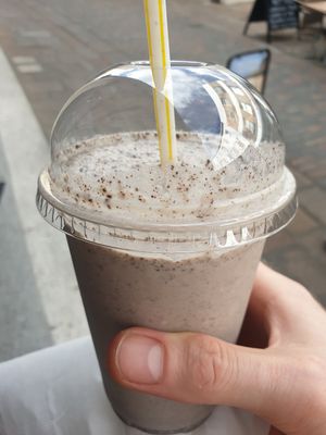 Vegan milkshake with raspberry ice cream, soya milk and Oreos at Yogolicious in Jersey