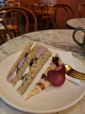 Blueberry and lemon cheese cake at Cutter & Squidge in London