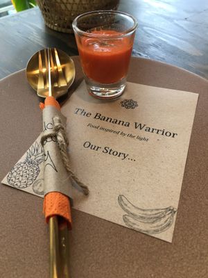 Table setting and free drink at The Banana Warrior - Emquartier in Bangkok