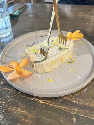 Lemon cake   at The Banana Warrior - Emquartier in Bangkok