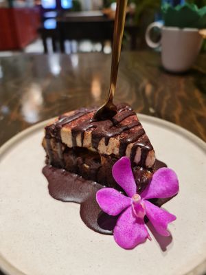 Banoffe Pie 😋 at The Banana Warrior - Emquartier in Bangkok