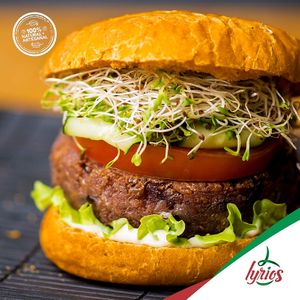 vegan burguer at Lyrios in Sao Paulo