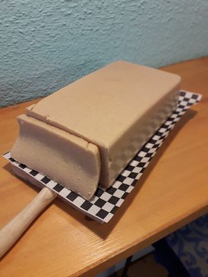 Nuestro casero queso "cheddar" vegano! at Kalí Órexi by Labocatorio in Bilbao