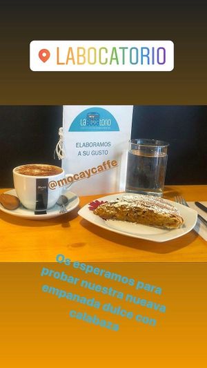 Vegeterian atención : empanada dulce de calabaza con naranja y canela y  Café con leche de soja! at Kalí Órexi by Labocatorio in Bilbao