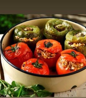 Plato del día : Vegan y vegeterian:  tomate y pimiento relleno con arroz y hierbas! at Kalí Órexi by Labocatorio in Bilbao