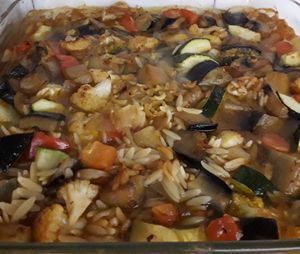 Plato del día pasta kritharaki con verduras al horno!! at Kalí Órexi by Labocatorio in Bilbao