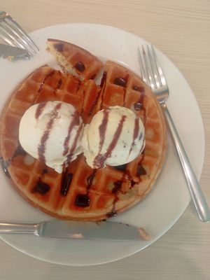 Morning mint, soursop not both very good at Sasco Cafe in North Singapore