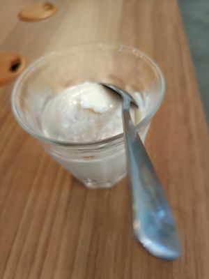 Lime soursop smoocht ice cream scoop $4 truly very yummy at Sasco Cafe in North Singapore