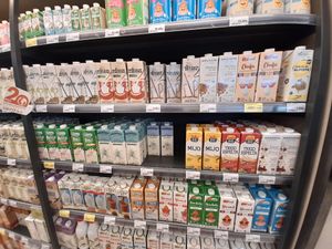 Grosse Auswahl ab Pflanzendrinks at Veritas in Palafrugell