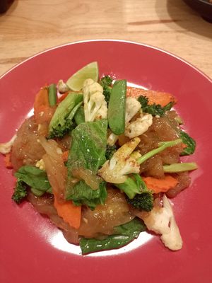 Pad thai at Chaba Cafe Don Mueang ชบาจ๊อปู วัดดอนเมือง in Bangkok