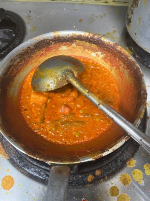  V  at Everest Kitchen in Tama