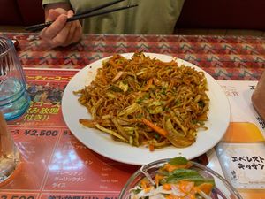 Vegetable chaomein at Everest Kitchen in Tama