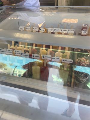   at 32 Agosto in Paros