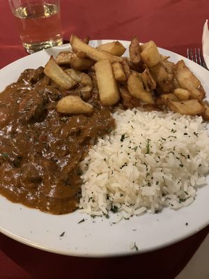 Mushroom stroganoff w chips n rice   at The Lion Inn in Blakey