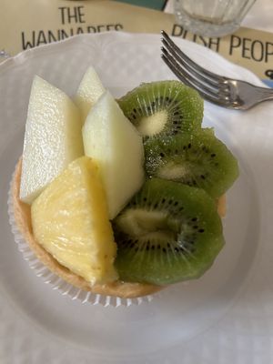 Crostatina con crema e frutta  at Necci in Rome