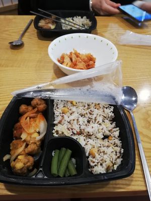 Ready-made meal and free kimchi at Vegan Mart - 비건마트  in Busan