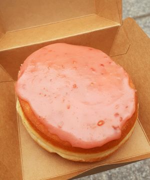 Love pump 5€ at Boneshaker Doughnuts in Paris