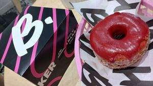  at Boneshaker Doughnuts in Paris